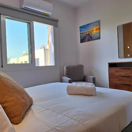 Апартаменты Stylish Kato Close To & Vibrant Harbor Life Пафос